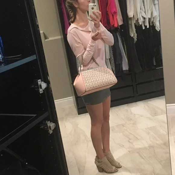 Outfit-Robert Rodriguez pink sweater - Picture 3 of 10